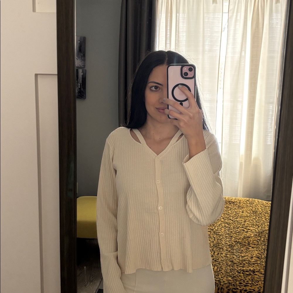 NEW Ribbed Top🤍 - Picture 4 of 4